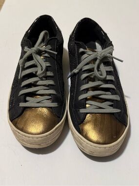 P448 Black Glitter & Gold Accent Low-Top Sneakers